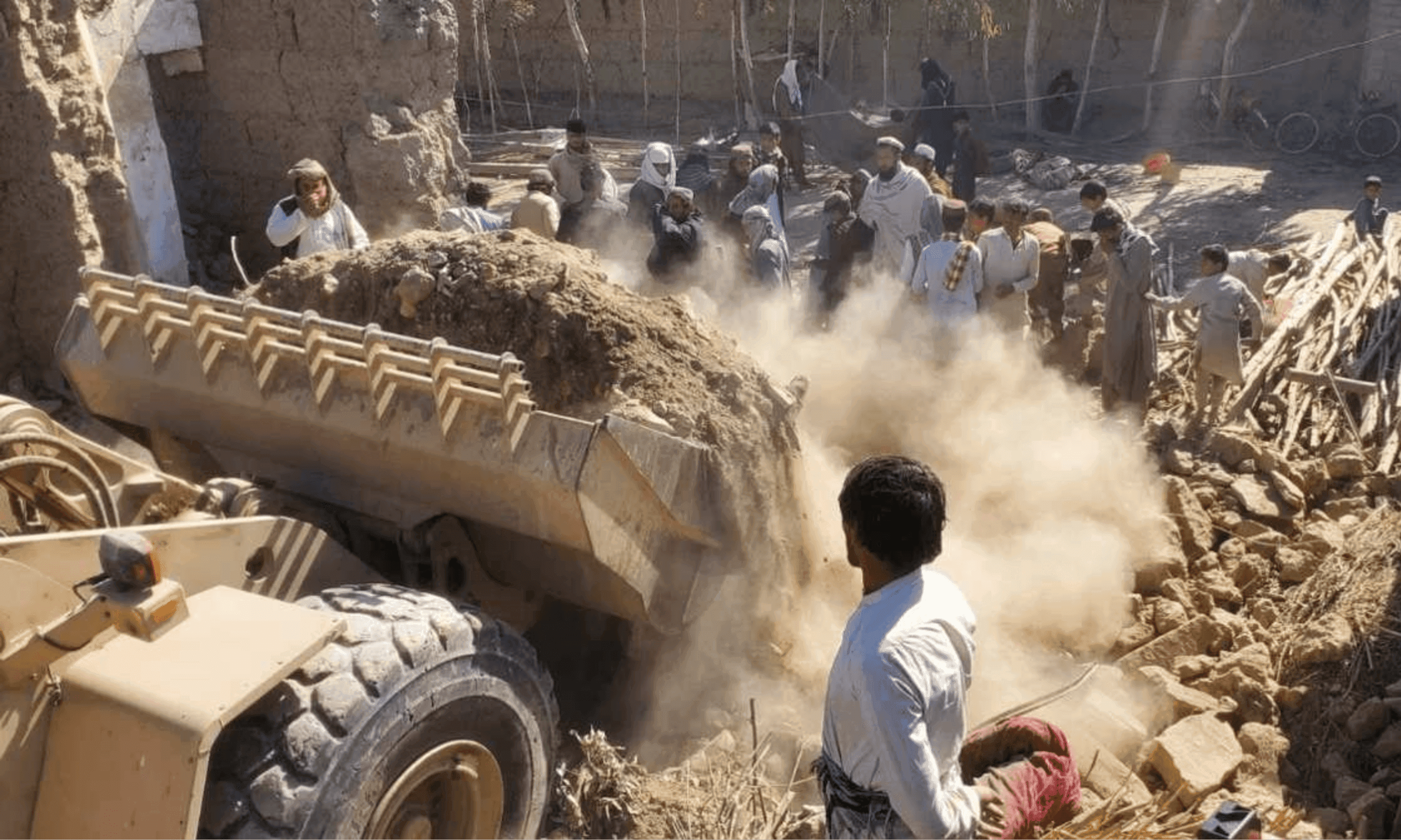 पाकिस्तान और अफगानिस्तान के बीच छिड़ी 'खुली जंग': काबुल और कंधार पर भारी हवाई हमले, सैकड़ों हताहत