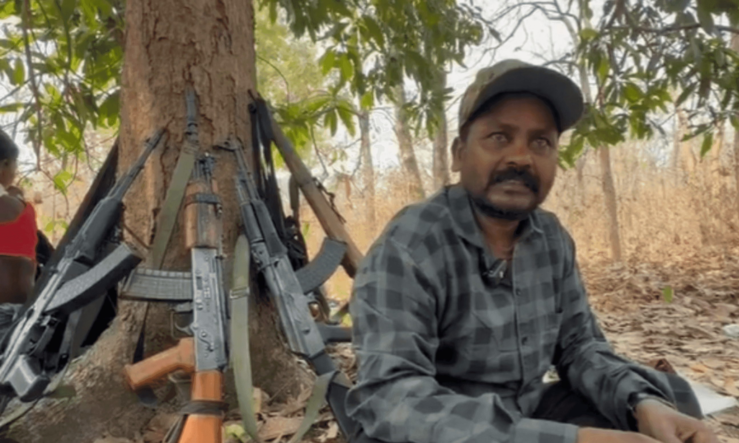 मोस्ट वांटेड कमांडर पापा राव ने 17 साथियों संग किया सरेंडर, कहा- "बंदूक का कोई भविष्य नहीं"