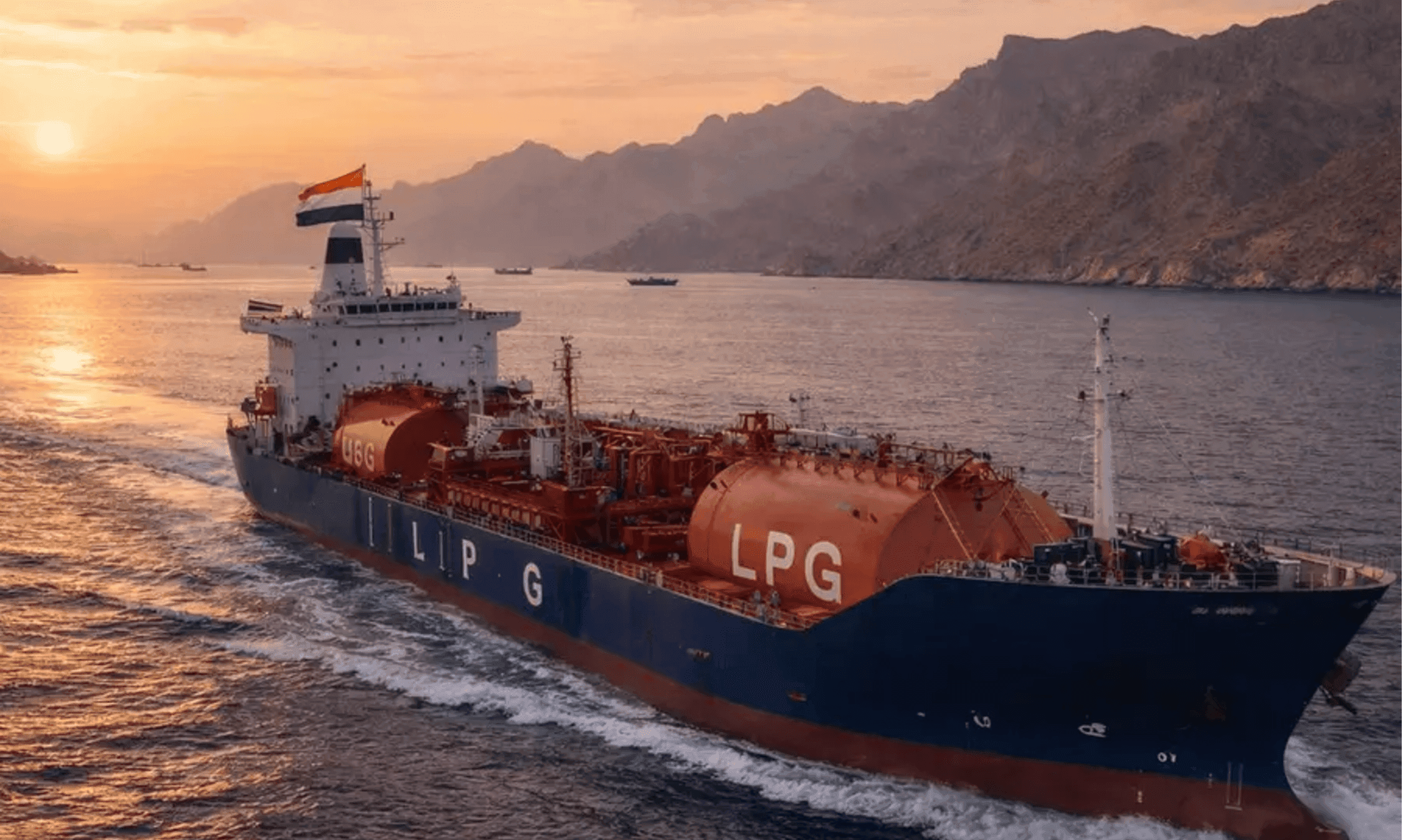 पश्चिम एशिया संकट के बीच राहत: 92 हजार टन LPG लेकर भारत लौट रहे हैं दो मालवाहक जहाज