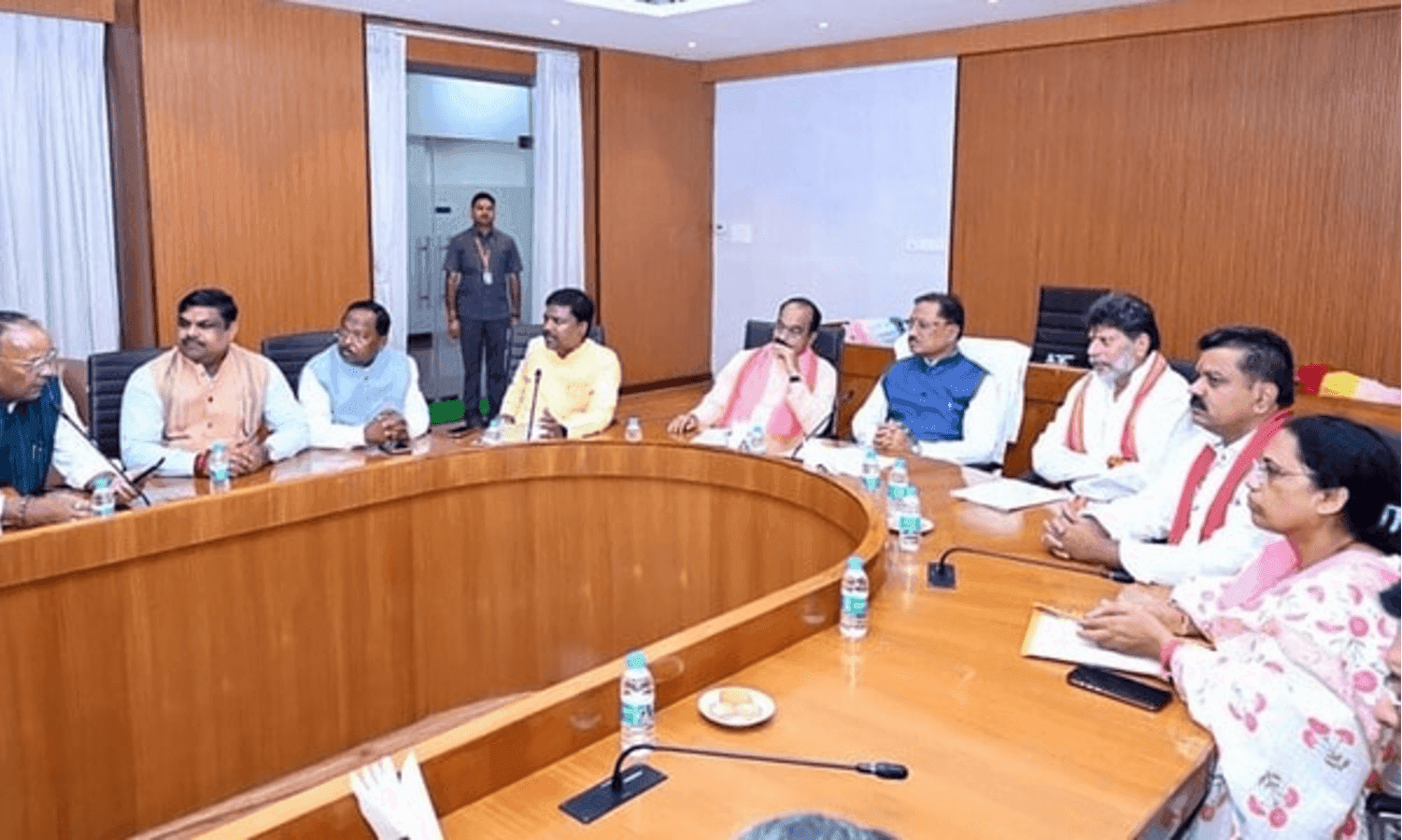 रायपुर में देर रात सीएम हाउस में बड़ी बैठक: पांच घंटे तक मथानी, मंत्रियों को अचानक बुलाया; कैबिनेट फेरबदल की अटकलों पर लगा विराम