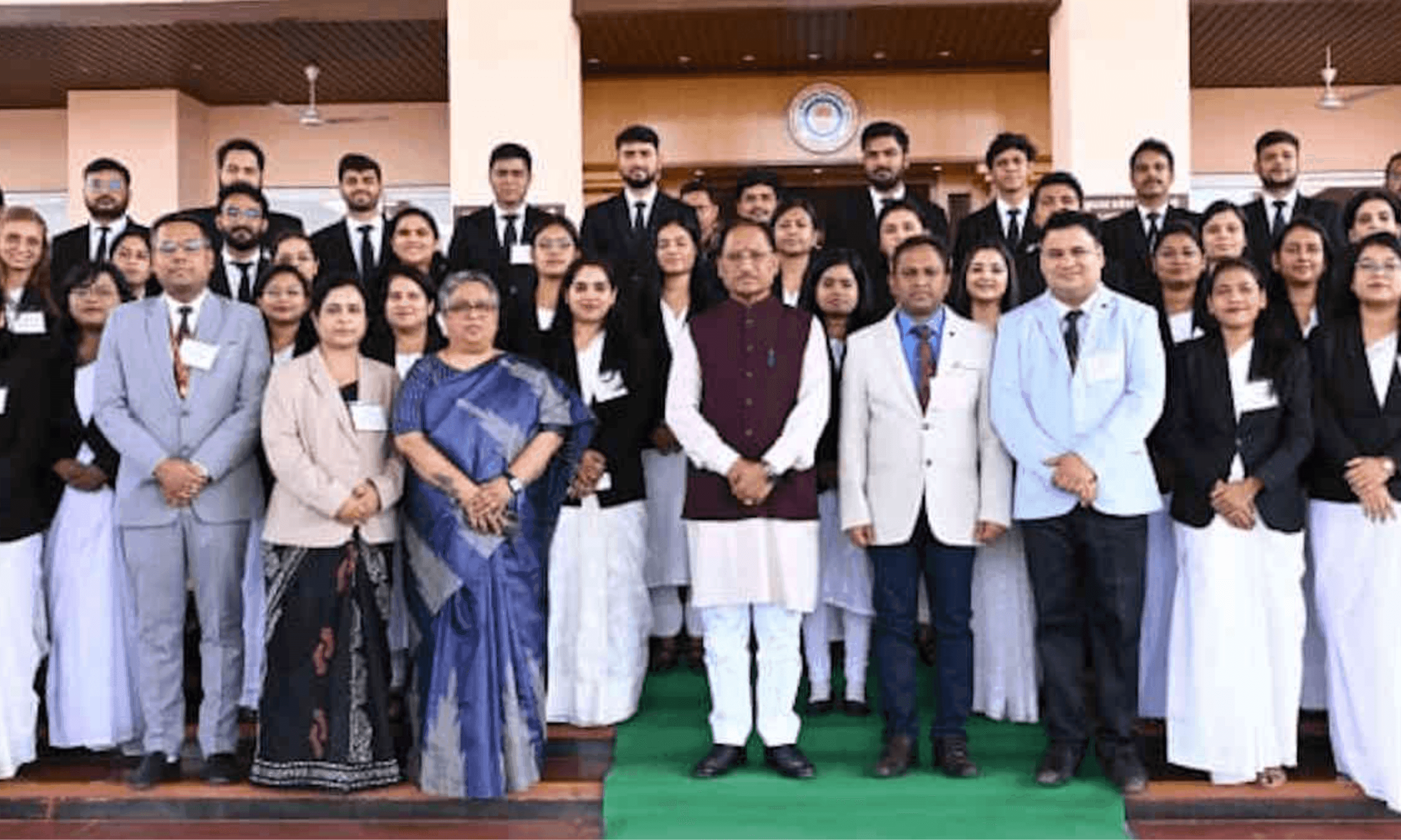 मुख्यमंत्री विष्णु देव साय से प्रशिक्षु न्यायाधीशों ने की सौजन्य मुलाकात; उज्जवल भविष्य की दी शुभकामनाएं