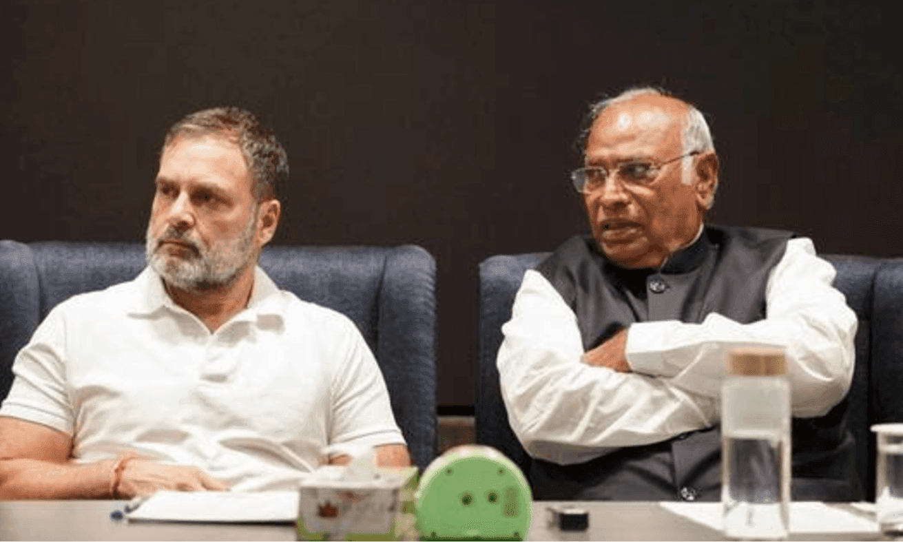 दिल्ली में खड़गे के साथ छत्तीसगढ़ कांग्रेस के महारथियों का मंथन, क्या बदल जाएगा पार्टी का चेहरा?