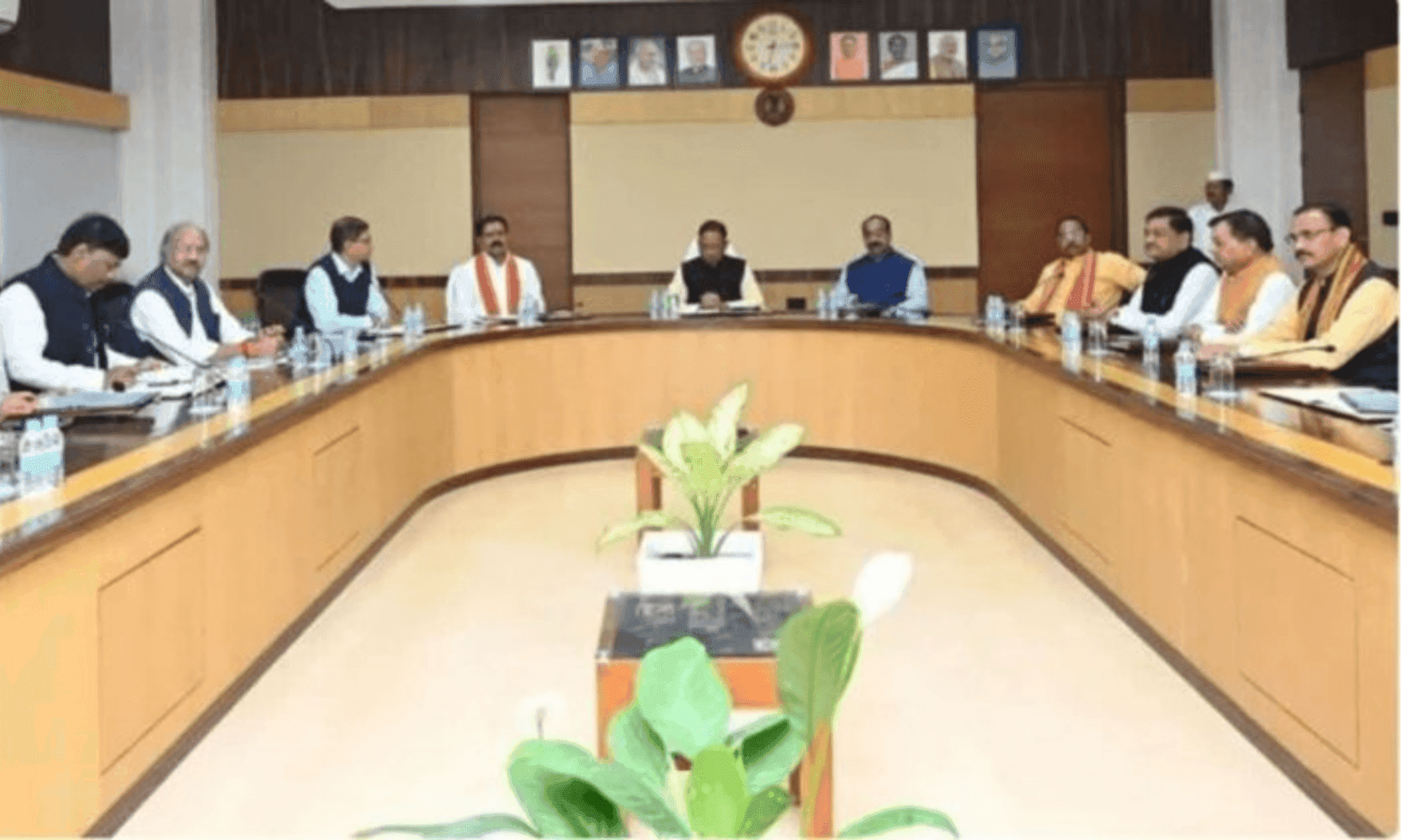 साय कैबिनेट के बड़े फैसले; 'धर्म स्वातंत्र्य विधेयक 2026' को मंजूरी, सरकारी भर्तियों में नकल रोकने के लिए कड़ा कानून