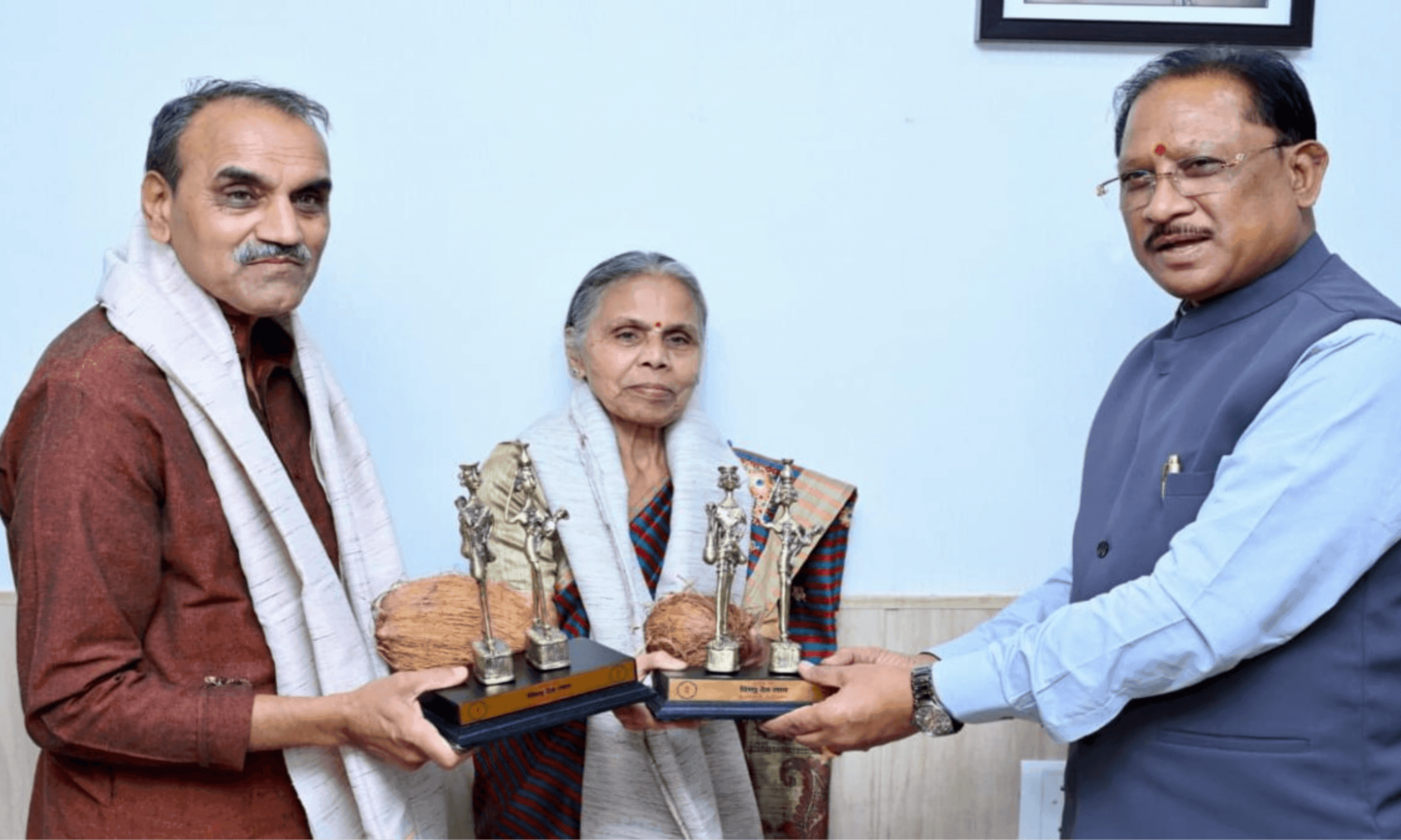 बस्तर के प्रति गोडबोले दंपति का समर्पण छत्तीसगढ़ के लिए गौरव की बात, सुरक्षा कैंपों को 'सेवा डेरा' बना रही सरकार: CM विष्णुदेव साय
