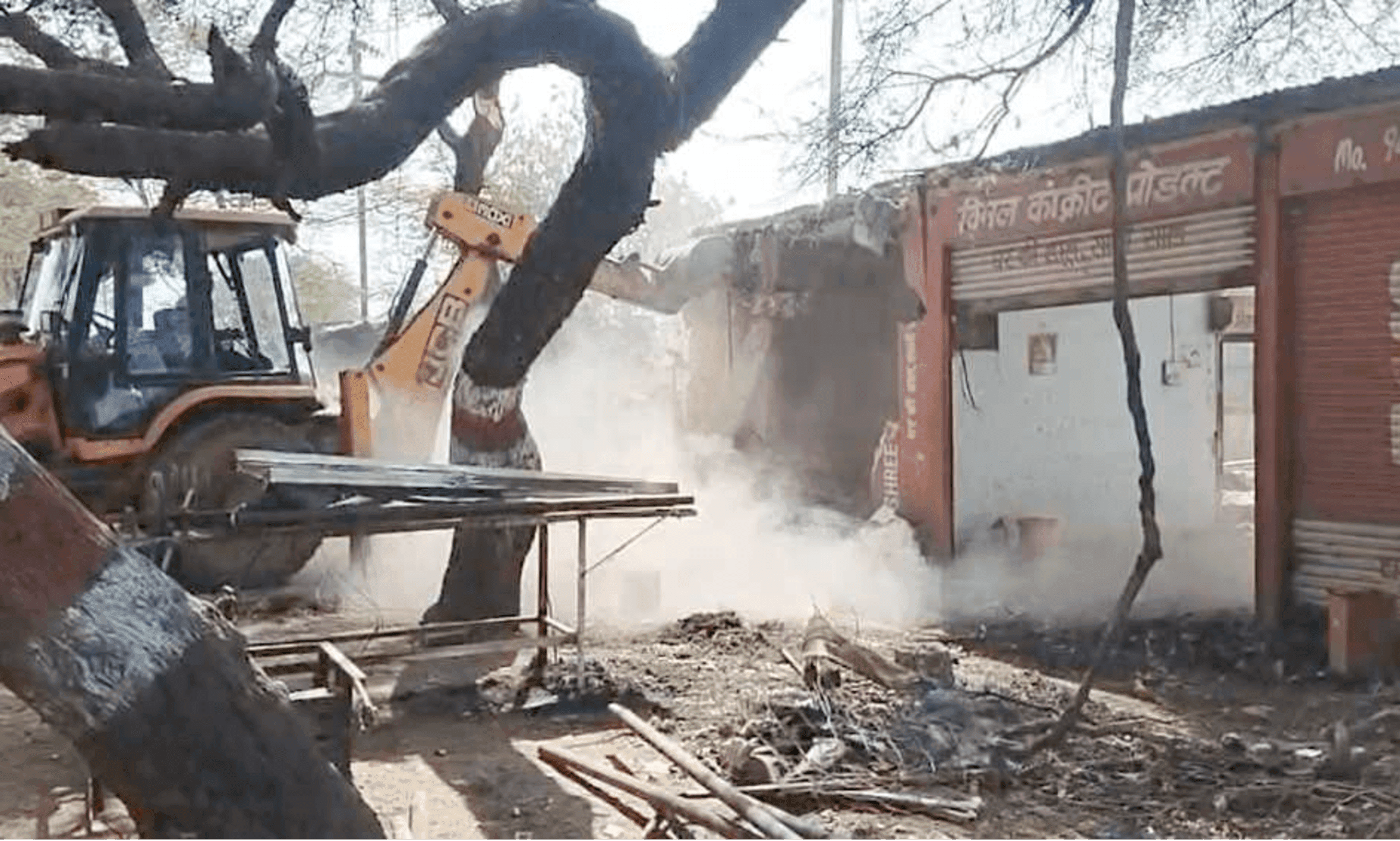 अफीम कांड में भाजपा नेता पर कसता शिकंजा, भाई की अवैध फैक्ट्री पर चला प्रशासन का बुलडोजर