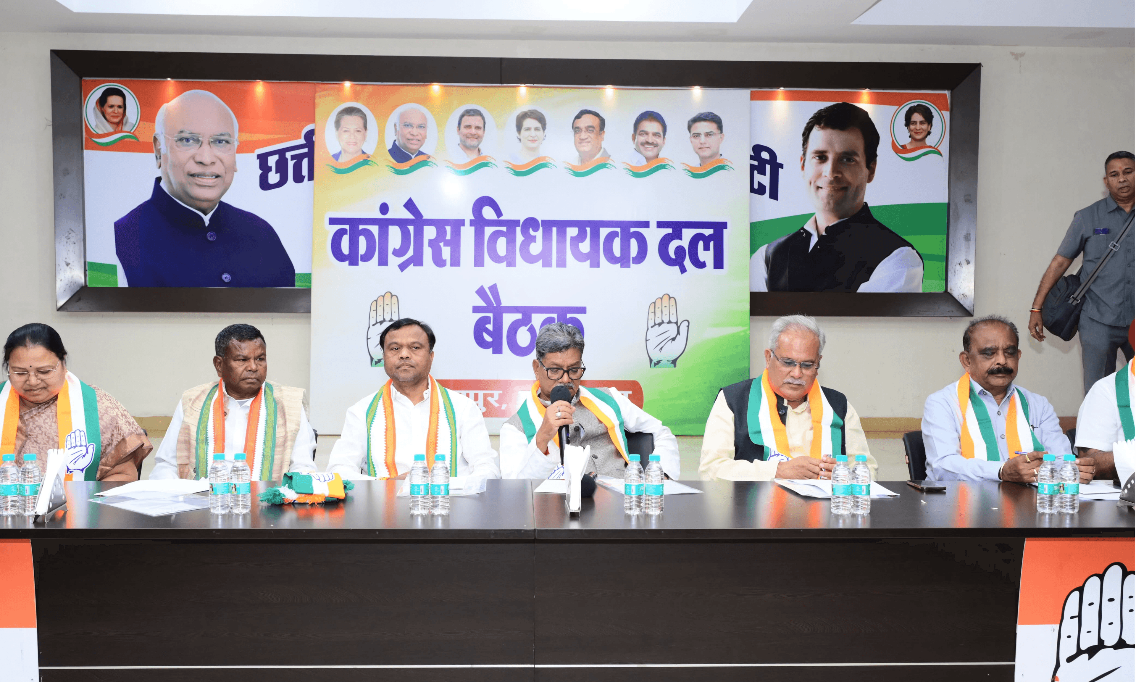 कांग्रेस विधायक दल की बैठक संपन्न, 'प्रशासनिक आतंकवाद' और किसान मुद्दों पर सरकार को घेरने की रणनीति तैयार