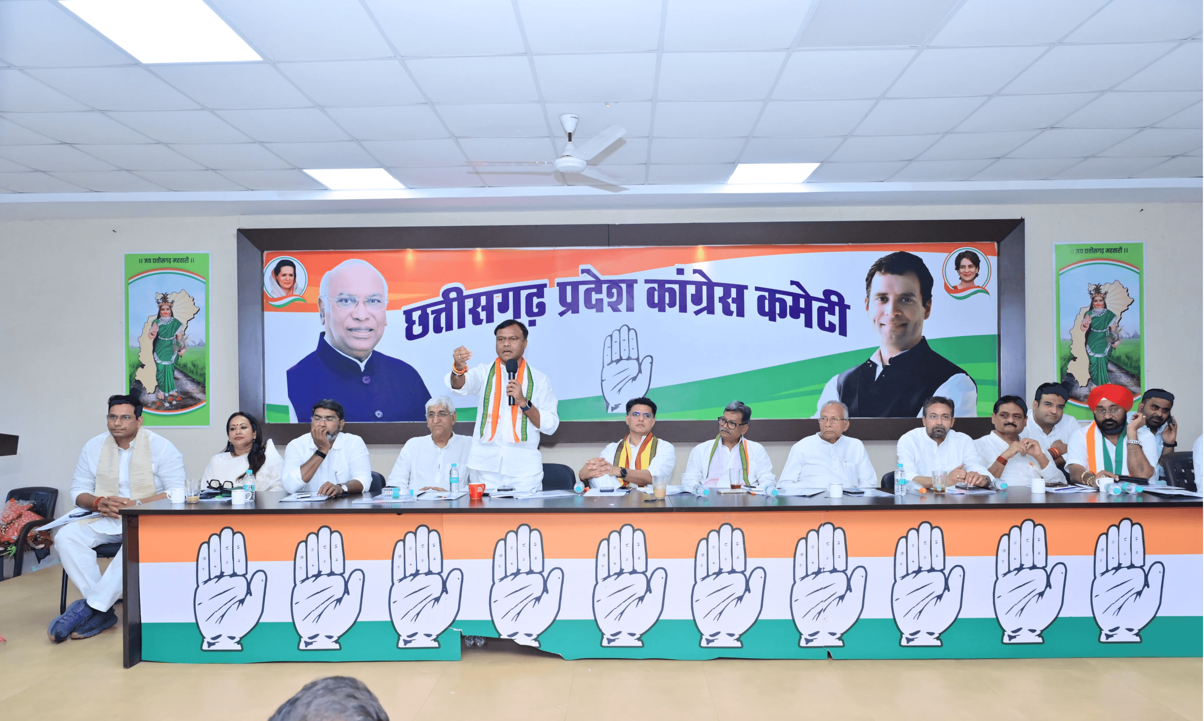 कांग्रेस बैठक : सचिन पायलट की मैराथन बैठक, विधायकों से वन-टू-वन चर्चा; कांग्रेस ने शुरू किया रिपोर्ट कार्ड तैयार करना